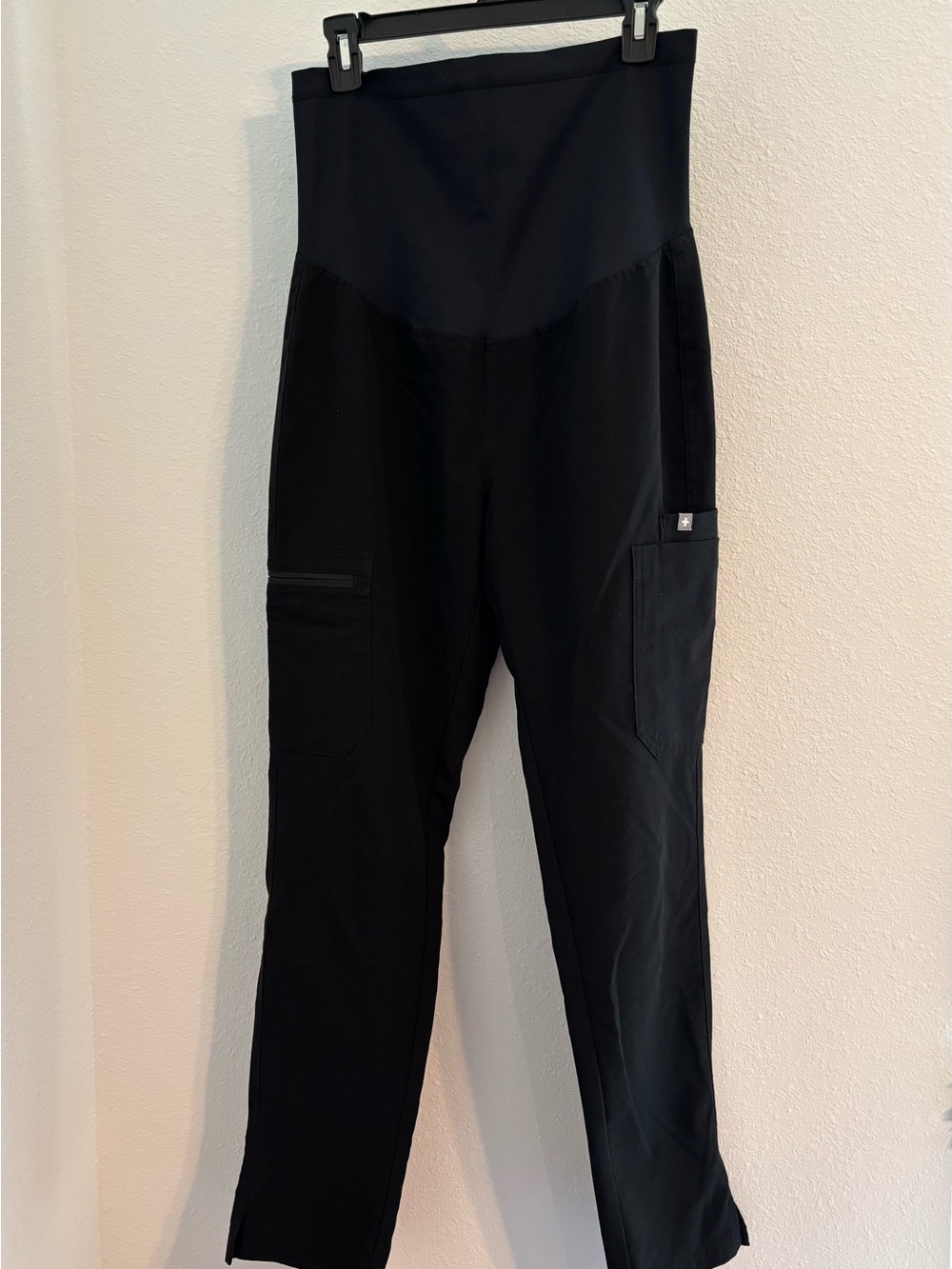 Figs Maternity Scrubs Kade straight leg black pants, size small, like new